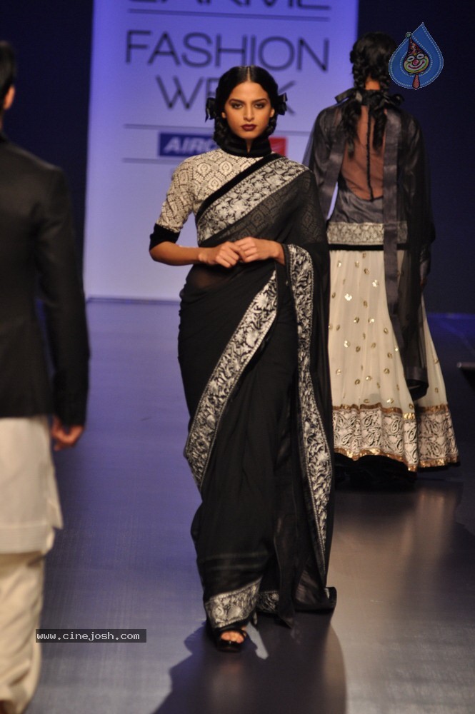Celebs Walks the Ramp at LFW Summer Resort 2013 - 93 / 186 photos
