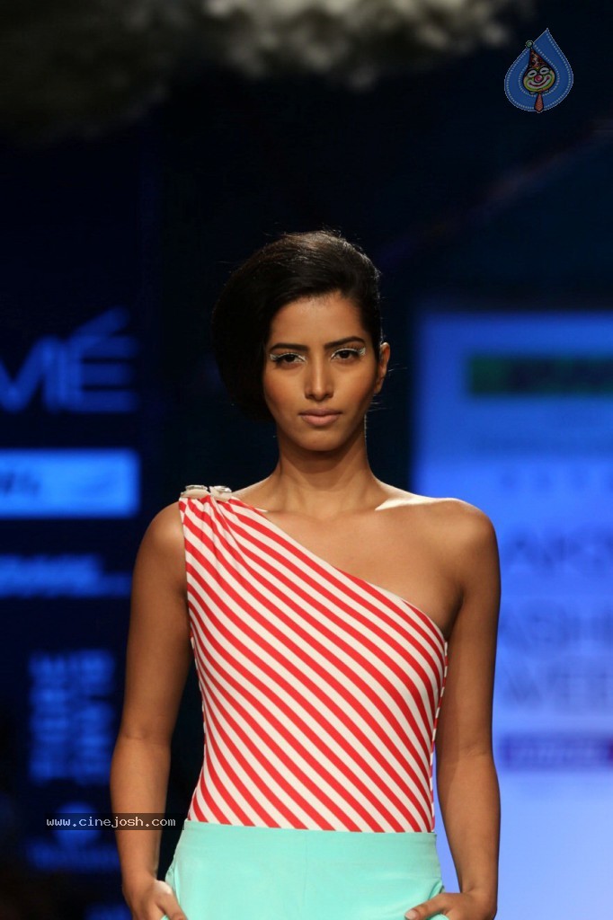 Celebs Walks the Ramp at LFW Summer Resort 2013 - 112 / 186 photos