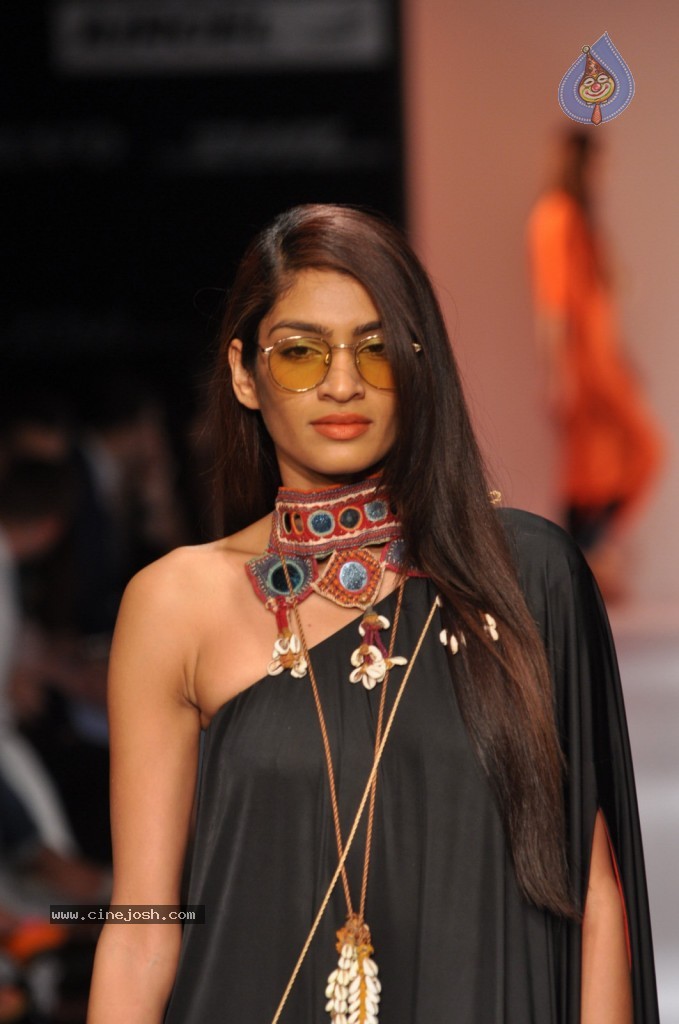 Celebs Walks the Ramp at LFW Summer Resort 2013 - 123 / 186 photos