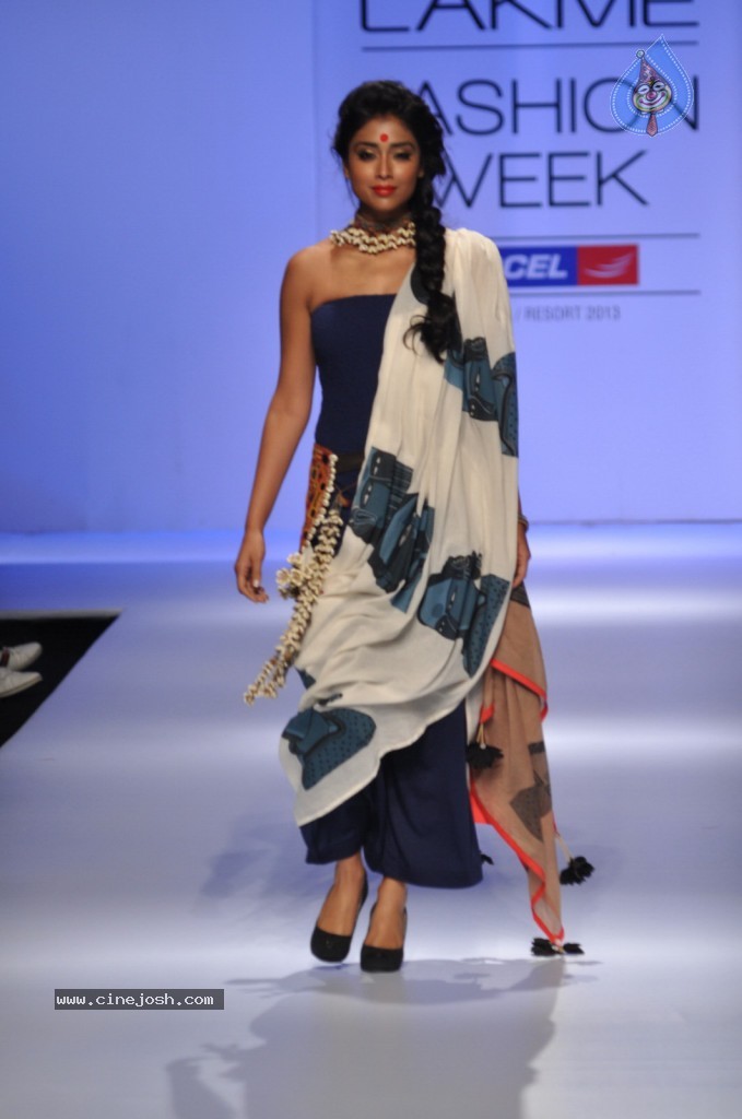 Celebs Walks the Ramp at LFW Summer Resort 2013 - 128 / 186 photos