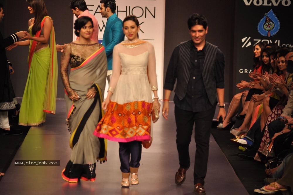 Celebs Walks the Ramp at LFW Summer Resort 2013 - 134 / 186 photos