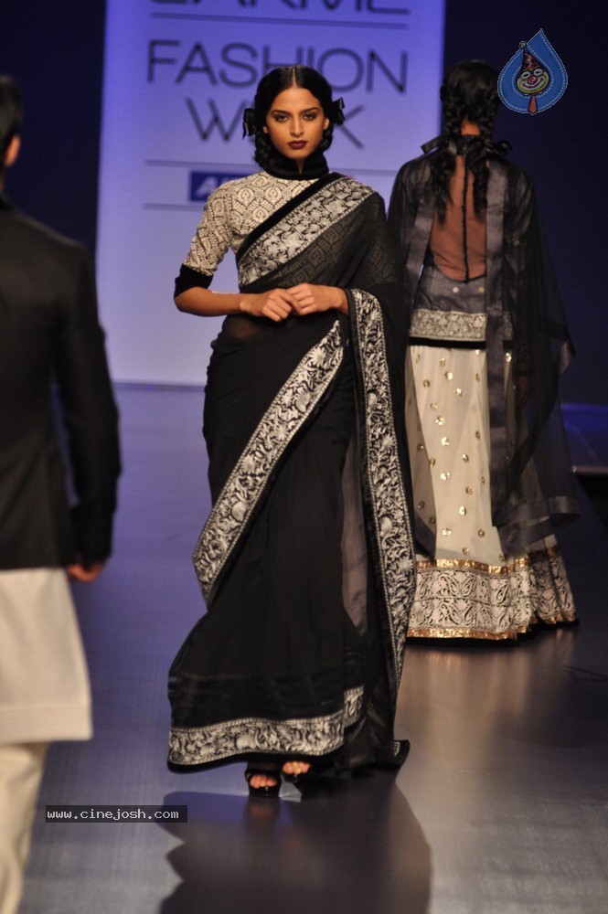 Celebs Walks the Ramp at LFW Summer Resort 2013 - 146 / 186 photos
