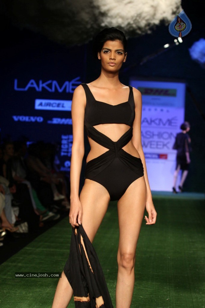 Celebs Walks the Ramp at LFW Summer Resort 2013 - 149 / 186 photos