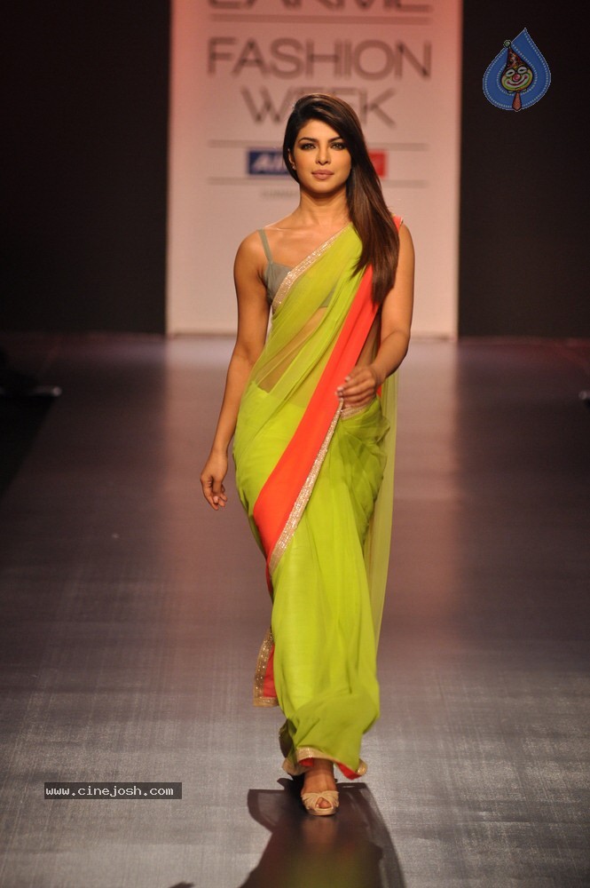 Celebs Walks the Ramp at LFW Summer Resort 2013 - 155 / 186 photos