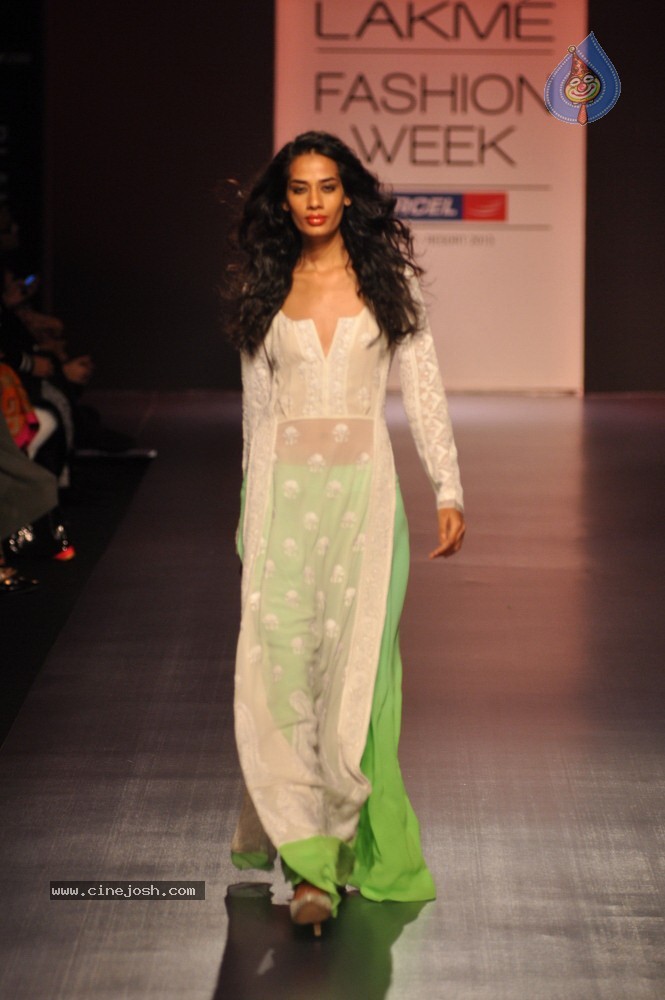 Celebs Walks the Ramp at LFW Summer Resort 2013 - 156 / 186 photos