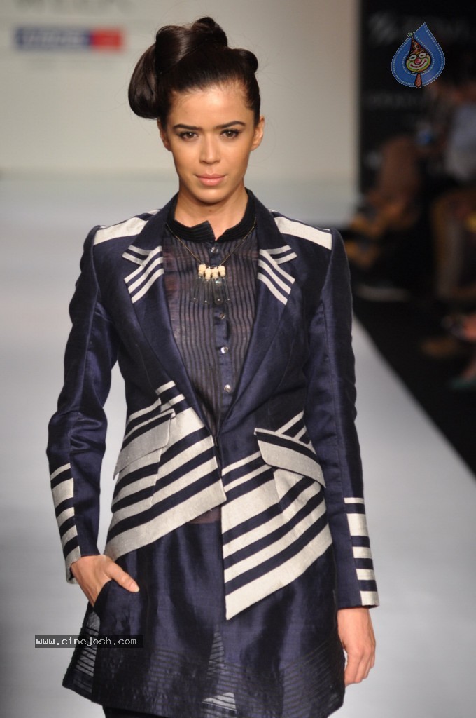 Celebs Walks the Ramp at LFW Summer Resort 2013 - 158 / 186 photos