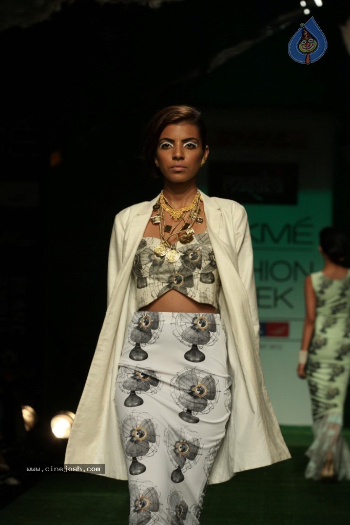 Celebs Walks the Ramp at LFW Summer Resort 2013 - 159 / 186 photos