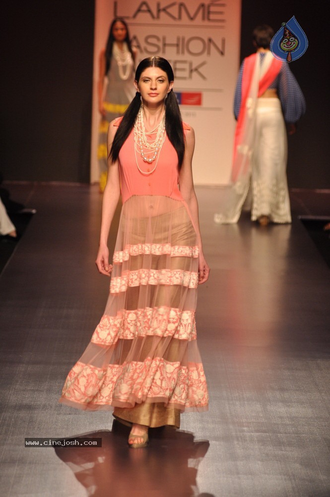 Celebs Walks the Ramp at LFW Summer Resort 2013 - 160 / 186 photos