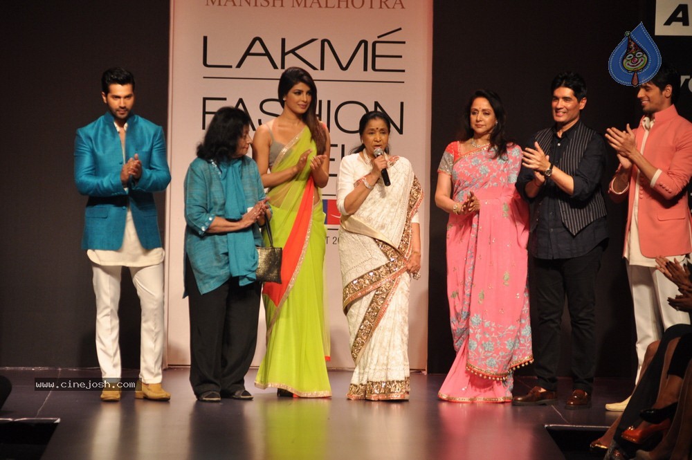 Celebs Walks the Ramp at LFW Summer Resort 2013 - 170 / 186 photos