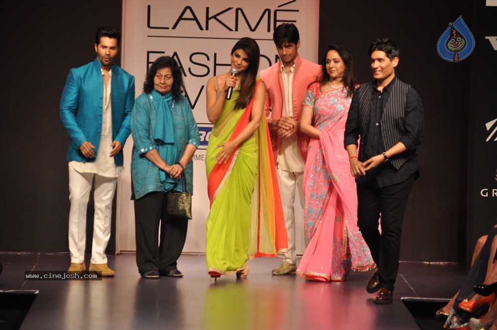 Celebs Walks the Ramp at LFW Summer Resort 2013 - 176 / 186 photos