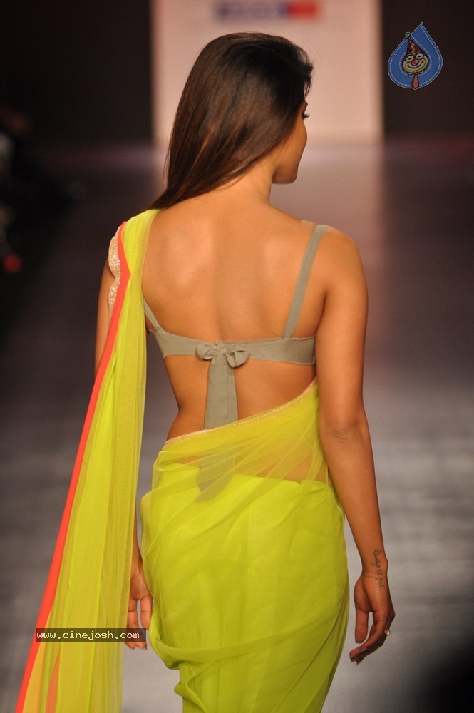 Celebs Walks the Ramp at LFW Summer Resort 2013 - 186 / 186 photos