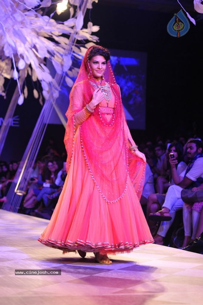 Celebs Walks the Ramp at LFW Summer Resort 2014 - 7 / 101 photos