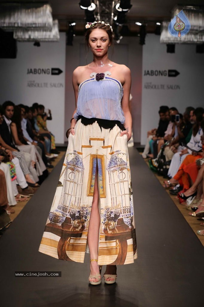 Celebs Walks the Ramp at LFW Summer Resort 2014 - 10 / 101 photos