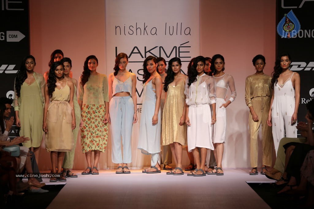 Celebs Walks the Ramp at LFW Summer Resort 2014 - 12 / 101 photos