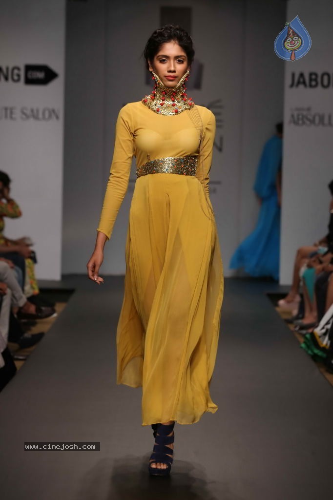 Celebs Walks the Ramp at LFW Summer Resort 2014 - 27 / 101 photos