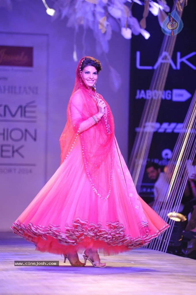 Celebs Walks the Ramp at LFW Summer Resort 2014 - 30 / 101 photos