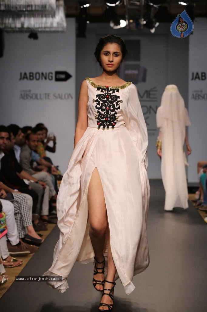 Celebs Walks the Ramp at LFW Summer Resort 2014 - 33 / 101 photos