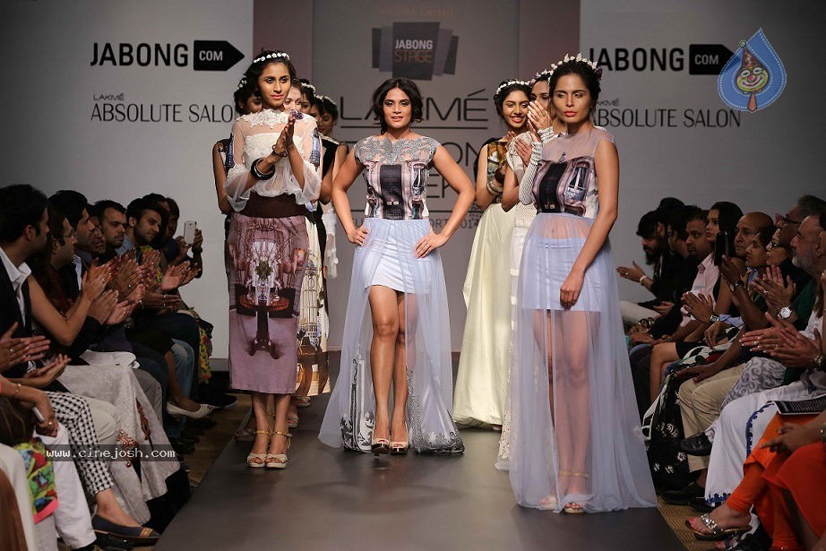 Celebs Walks the Ramp at LFW Summer Resort 2014 - 35 / 101 photos