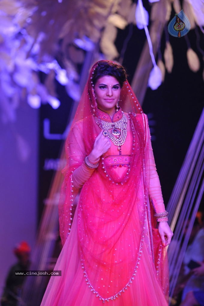 Celebs Walks the Ramp at LFW Summer Resort 2014 - 46 / 101 photos
