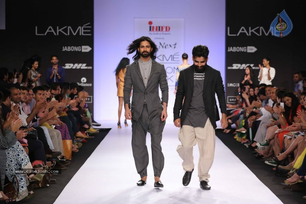 Celebs Walks the Ramp at LFW Summer Resort 2014 - 49 / 101 photos