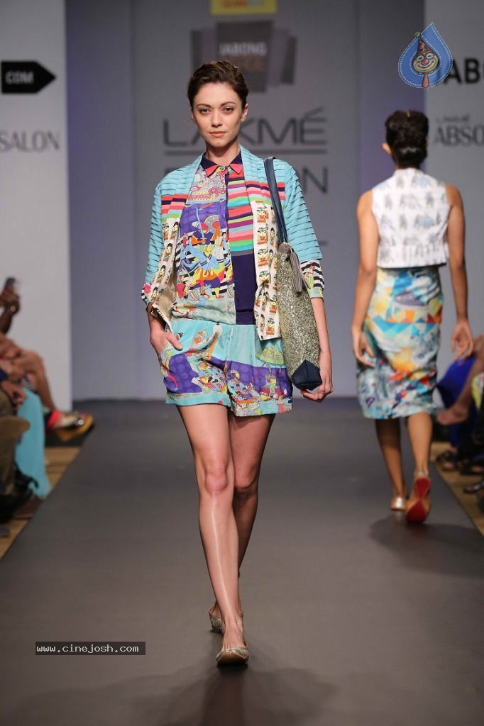 Celebs Walks the Ramp at LFW Summer Resort 2014 - 66 / 101 photos