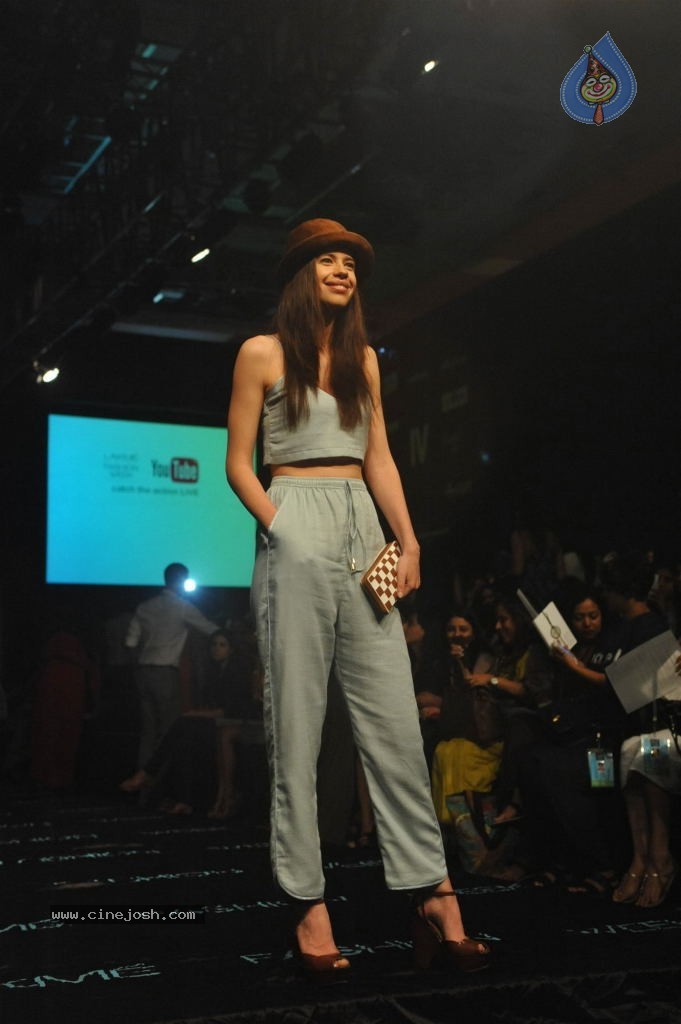 Celebs Walks the Ramp at LFW Summer Resort 2014 - 69 / 101 photos