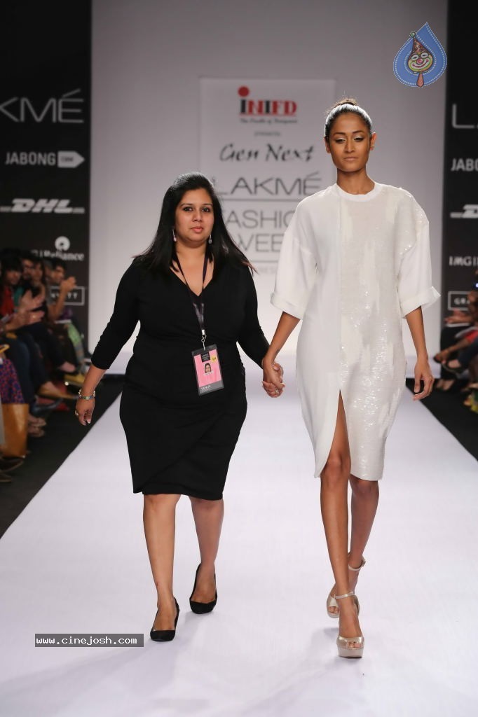 Celebs Walks the Ramp at LFW Summer Resort 2014 - 70 / 101 photos