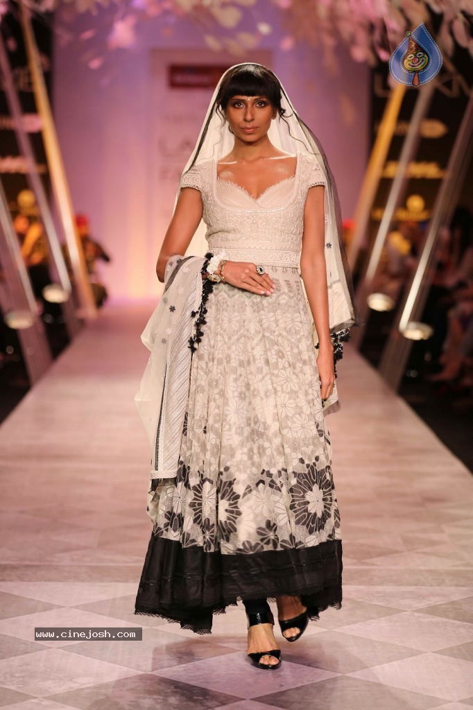 Celebs Walks the Ramp at LFW Summer Resort 2014 - 92 / 101 photos