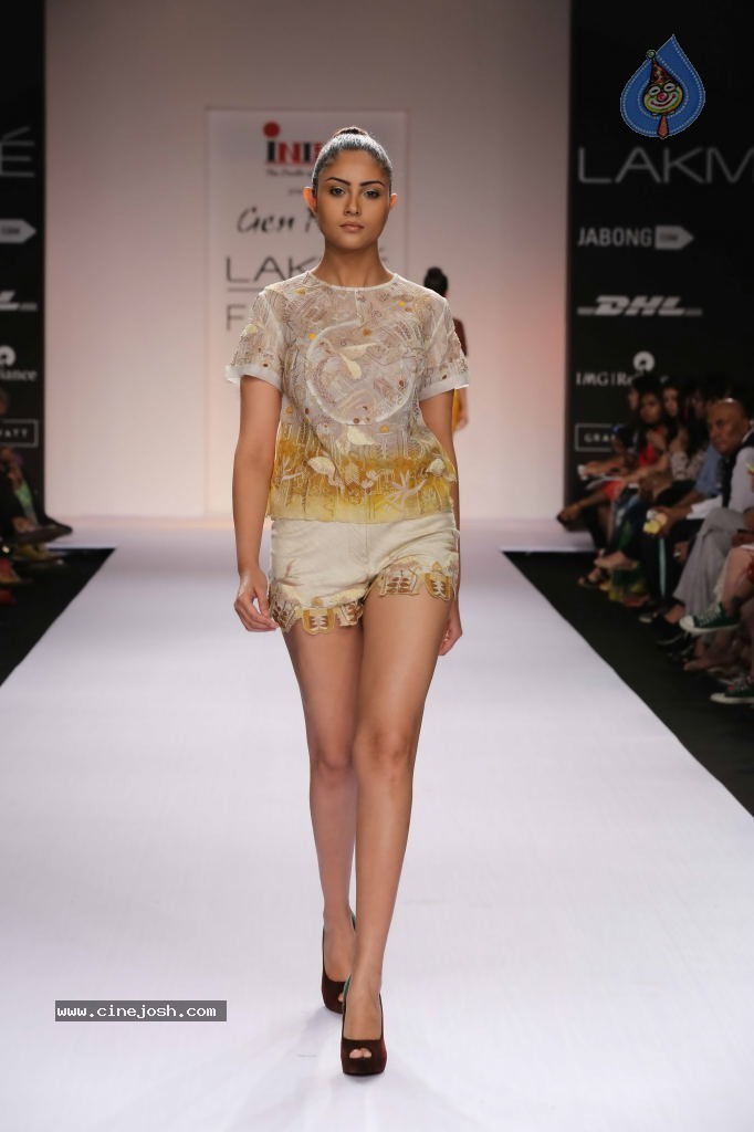 Celebs Walks the Ramp at LFW Summer Resort 2014 - 100 / 101 photos