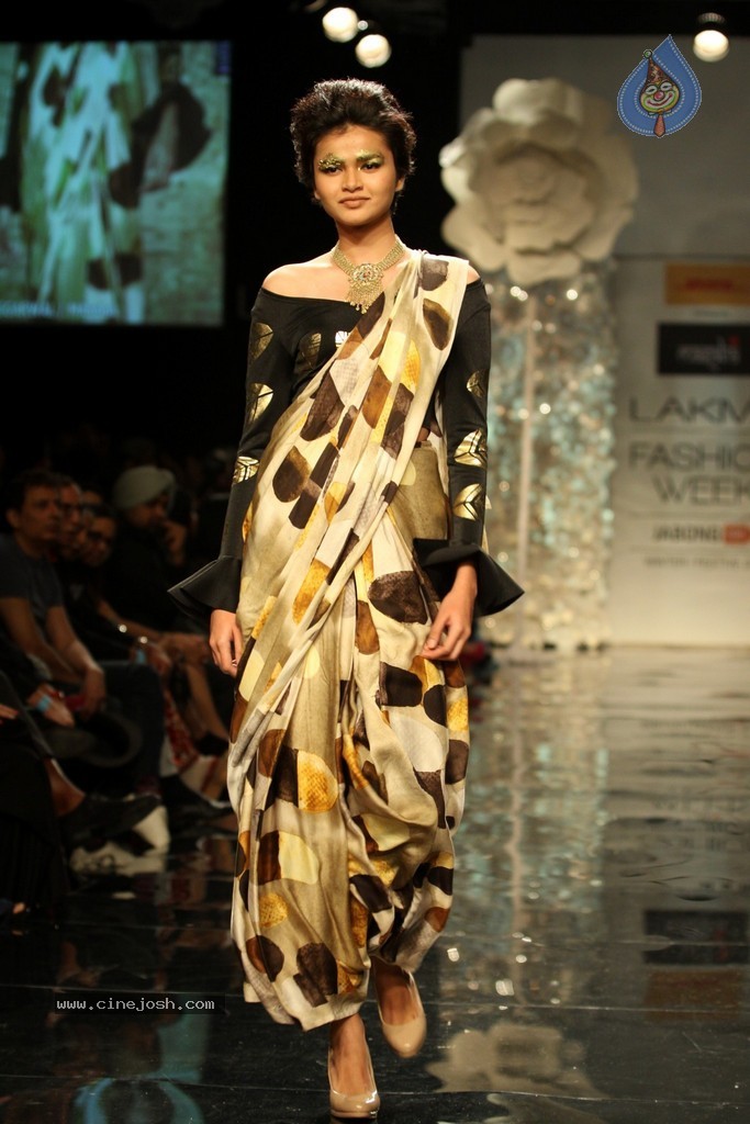 Celebs Walks the Ramp at LFW Winter Festive 2014 - 5 / 117 photos