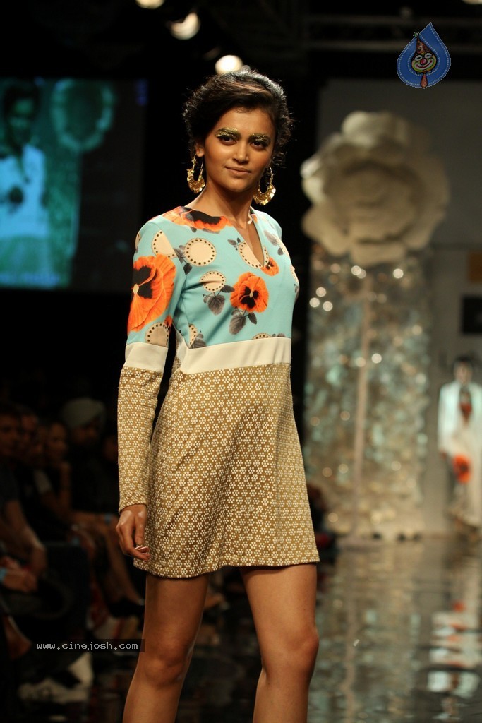 Celebs Walks the Ramp at LFW Winter Festive 2014 - 10 / 117 photos