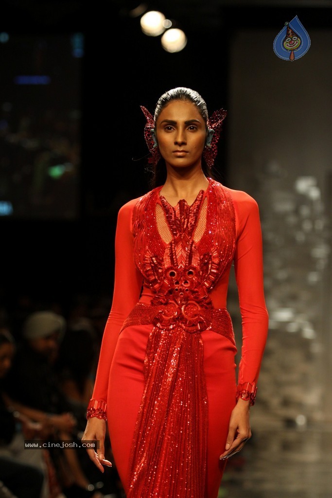 Celebs Walks the Ramp at LFW Winter Festive 2014 - 18 / 117 photos