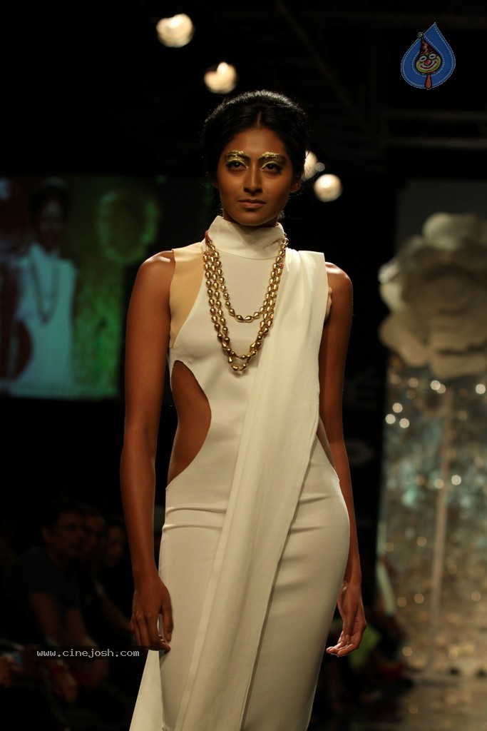 Celebs Walks the Ramp at LFW Winter Festive 2014 - 21 / 117 photos