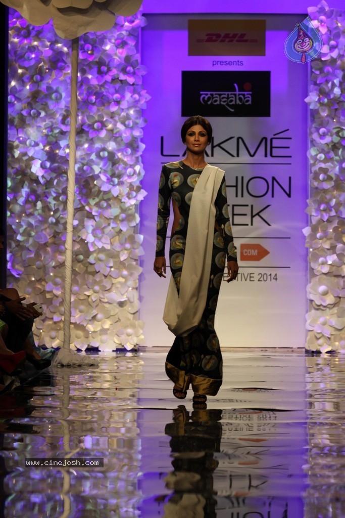 Celebs Walks the Ramp at LFW Winter Festive 2014 - 107 / 117 photos
