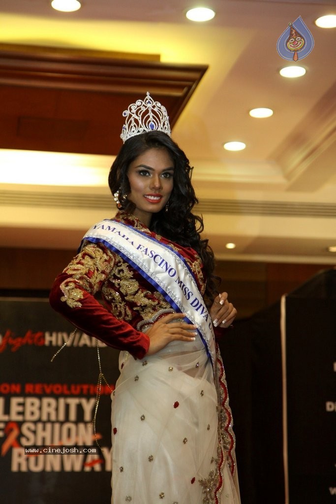 Celebs Walks the Ramp at World Aids Day Event - 17 / 79 photos