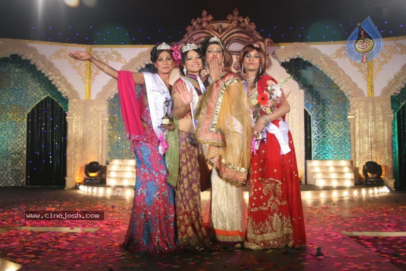 Celina Jaitley at V-CARE Indian Super Queen - 14 / 67 photos