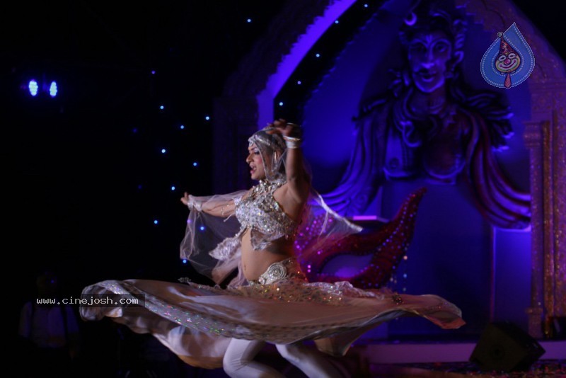 Celina Jaitley at V-CARE Indian Super Queen - 20 / 67 photos