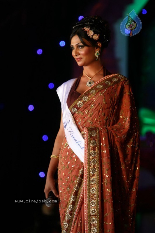 Celina Jaitley at V-CARE Indian Super Queen - 37 / 67 photos