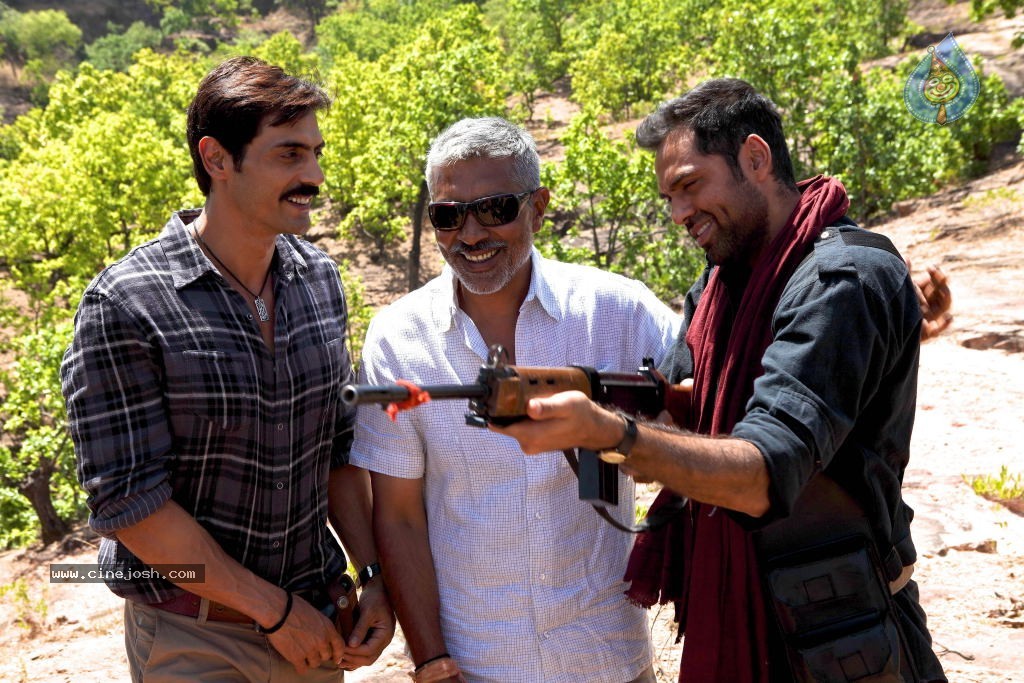 Chakravyuh Movie Stills - 15 / 26 photos