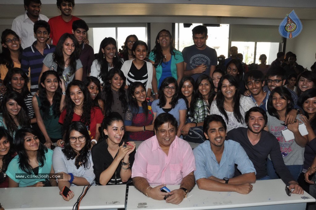 Chashme Baddoor Stars at Mithibai College - 4 / 35 photos