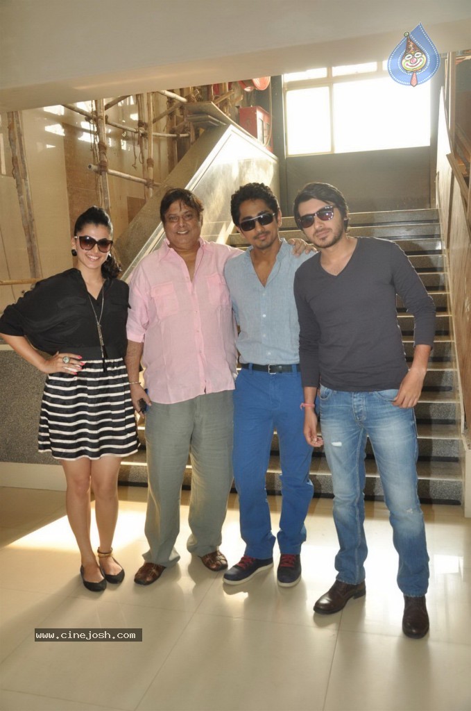 Chashme Baddoor Stars at Mithibai College - 12 / 35 photos