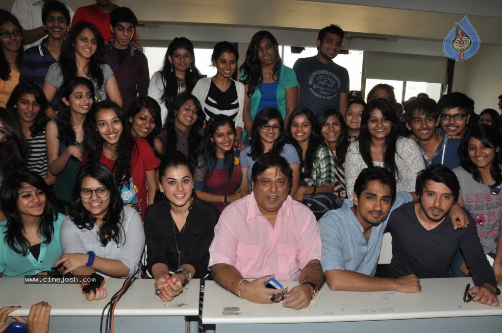 Chashme Baddoor Stars at Mithibai College - 13 / 35 photos