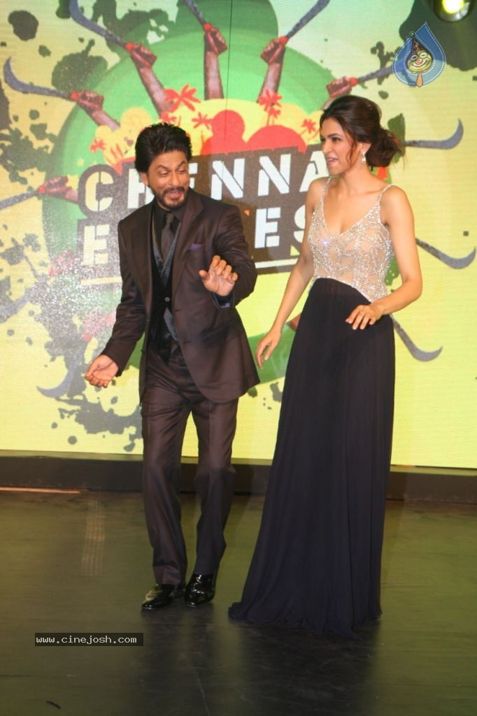 Chennai Express Music Launch - 32 / 56 photos