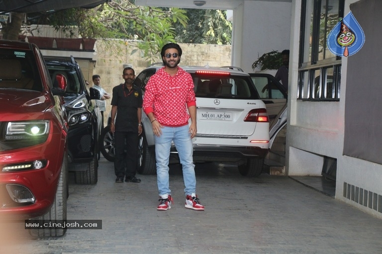 Christmas Party At Shashi Kapoor House - 3 / 10 photos