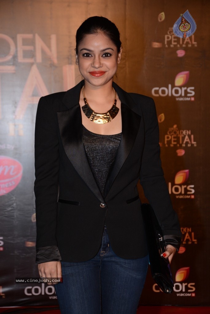 Colors Golden Petal Awards 2013 Red Carpet - 43 / 50 photos