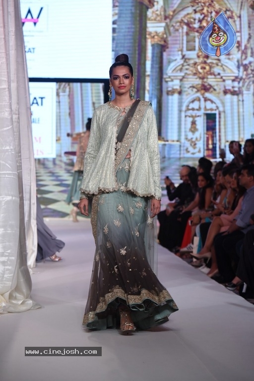 COMO India Beach Fashion Week Photos - 5 / 10 photos