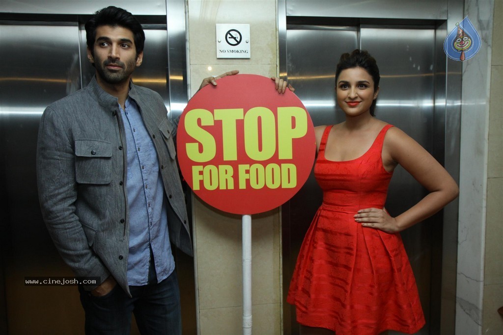 Daawat E Ishq Film Press Meet - 33 / 60 photos