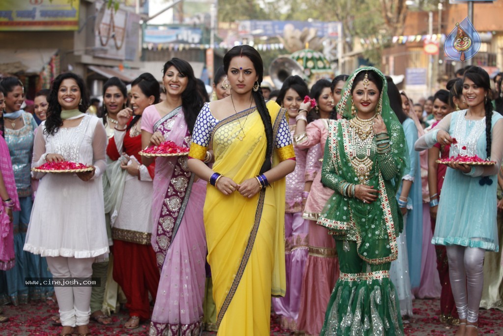 Dabangg 2 Movie Stills - 10 / 27 photos