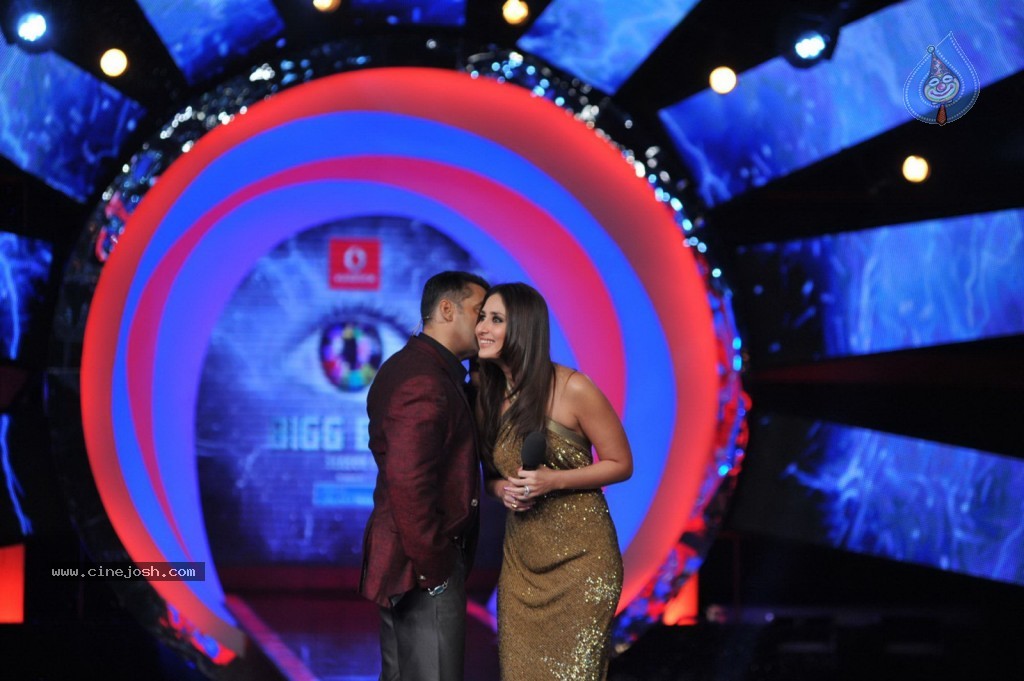 Dabangg 2 Promotion at Bigg Boss 6 Event - 50 / 57 photos