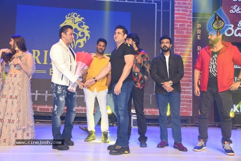 Dabangg 3 Movie Pre Release Event - 75 / 102 photos